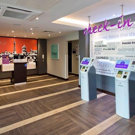Premier Inn ホーリーヘッド エクステリア 写真