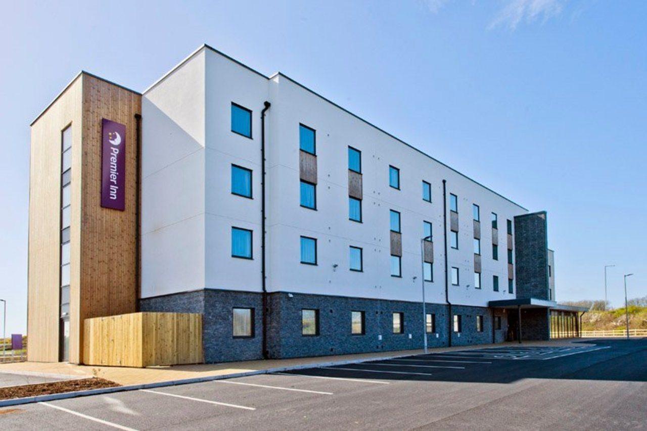 Premier Inn ホーリーヘッド エクステリア 写真