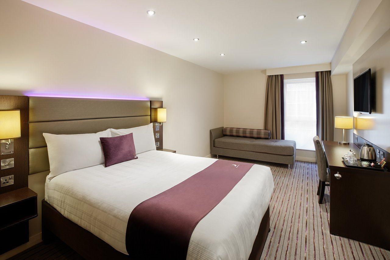 Premier Inn ホーリーヘッド エクステリア 写真